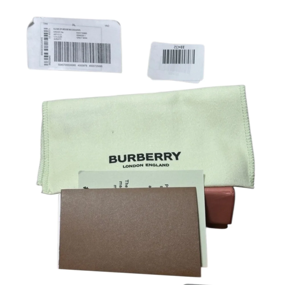 NWT $480 Burberry Small Zip Wallet in Vintage Check and Taupe Leather - Picture 10 of 12